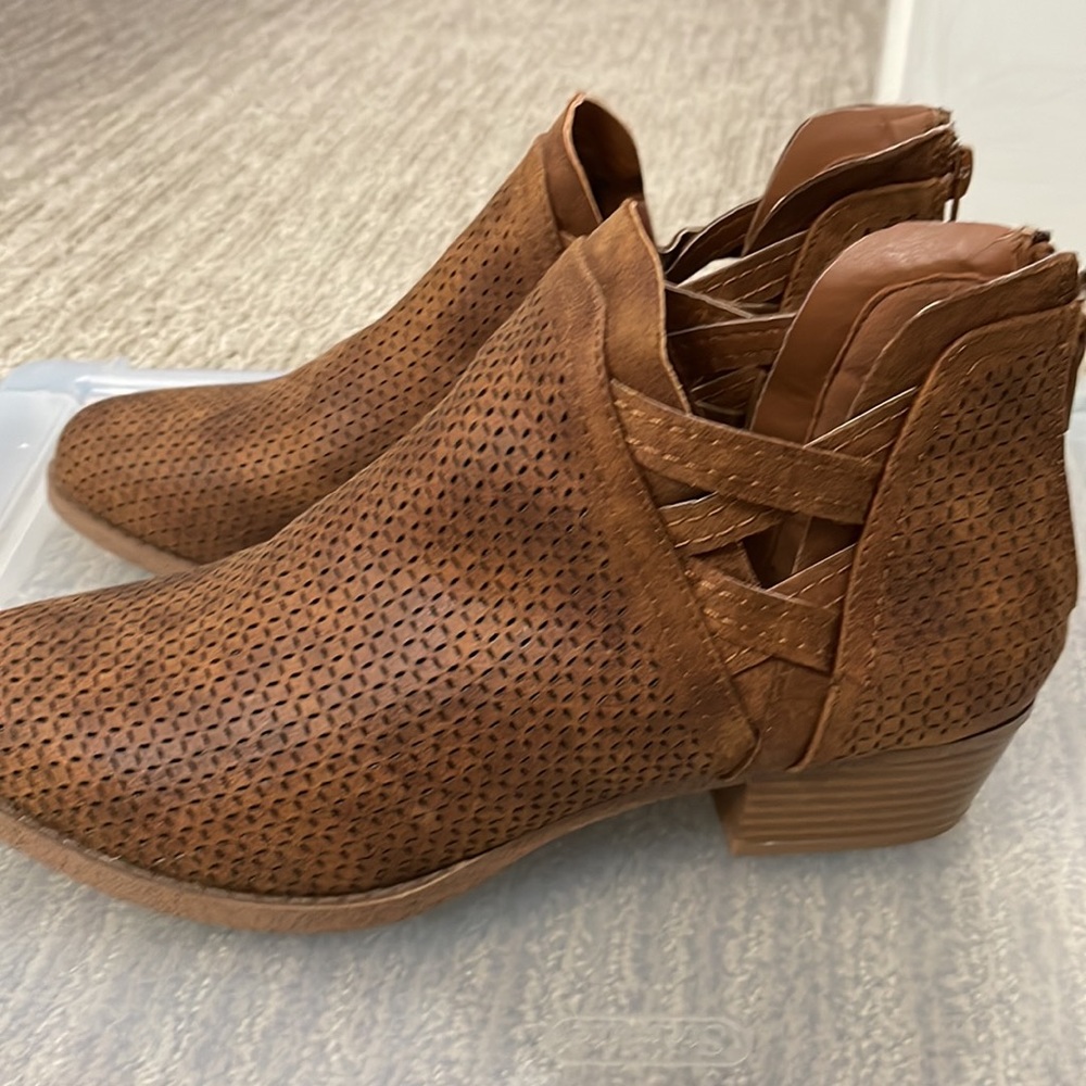 Boots - Picture 2 of 4